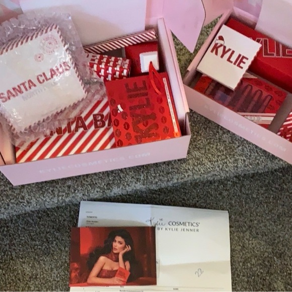 ❤️ISO In Search of Kylie cosmetics Holiday illuminating face primer & spray ISO! - Picture 9 of 10